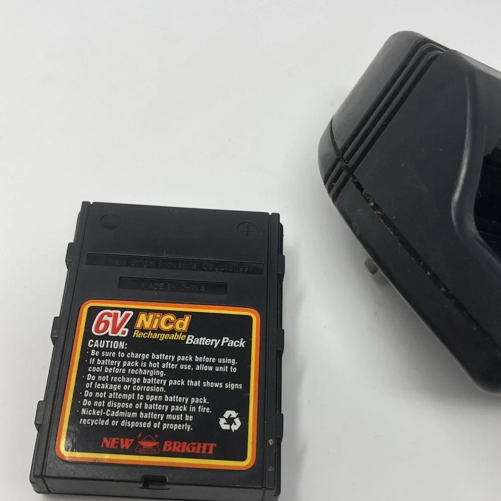 NEW BRIGHT 6V NiCd R/C Radio Control Battery Charger‎ A519201194 + Battery
